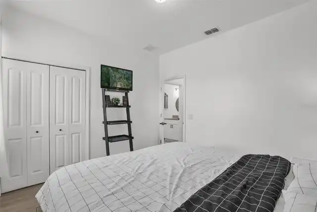 Listing Photo 34