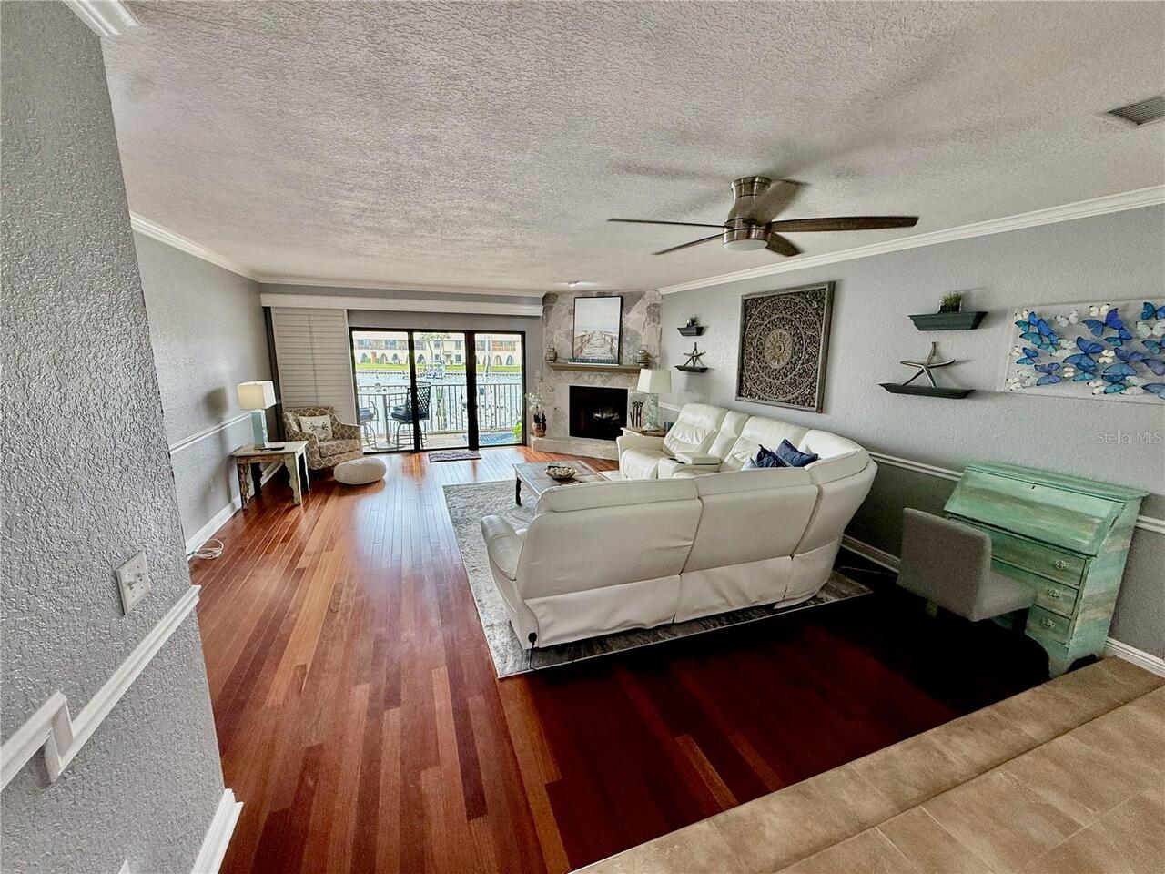 Listing Photo 11