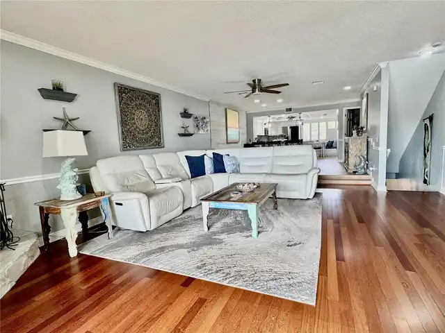 Listing Photo 8