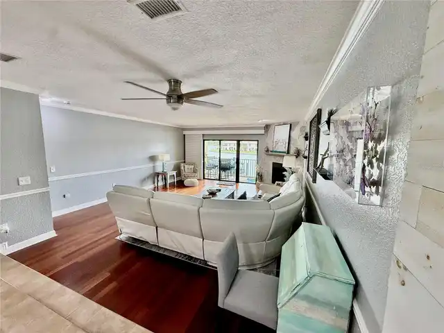 Listing Photo 12