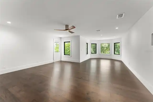 Listing Photo 29
