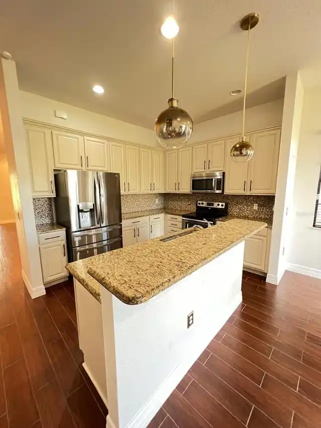 Listing Photo 7