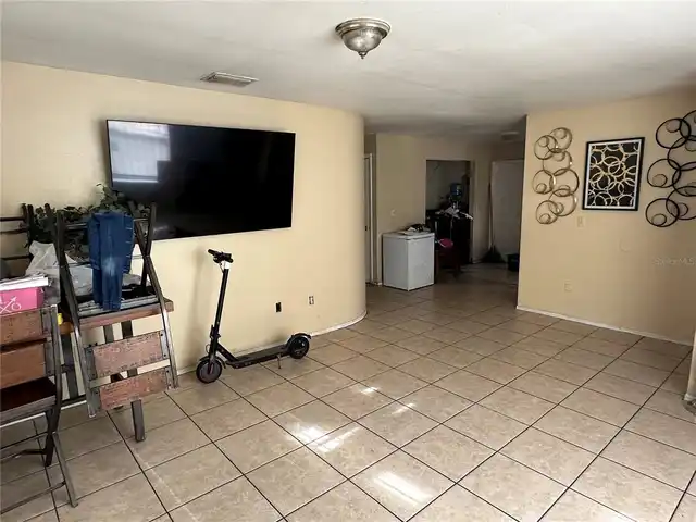Listing Photo 8