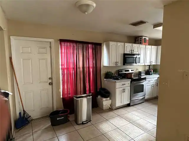 Listing Photo 10