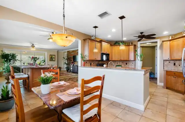 Listing Photo 11