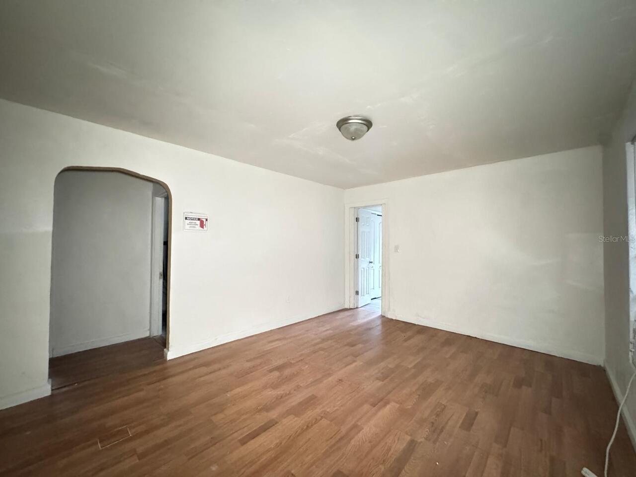 Listing Photo 12