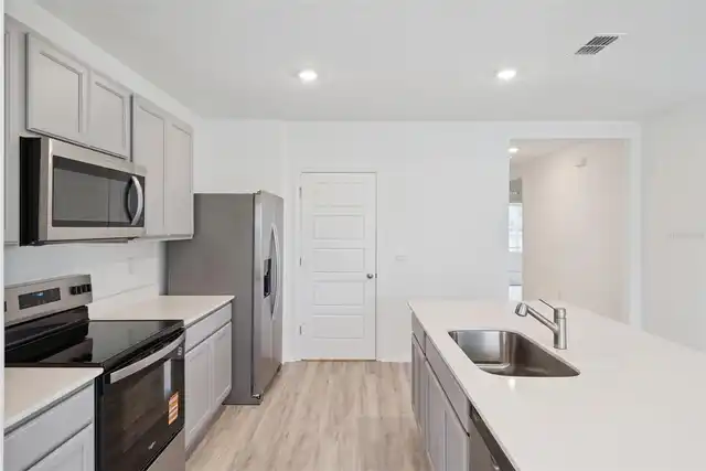 Listing Photo 9