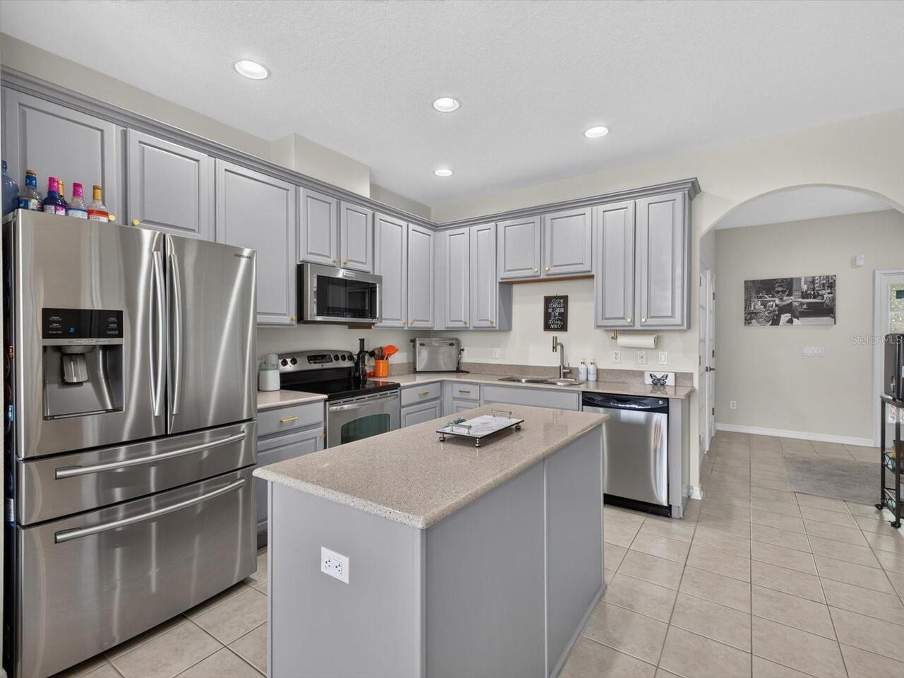 Listing Photo 8