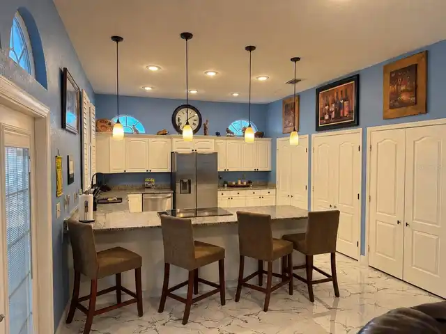Listing Photo 11