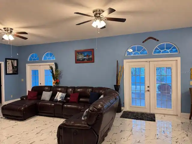 Listing Photo 14