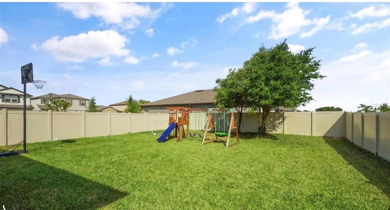 Listing Photo 10
