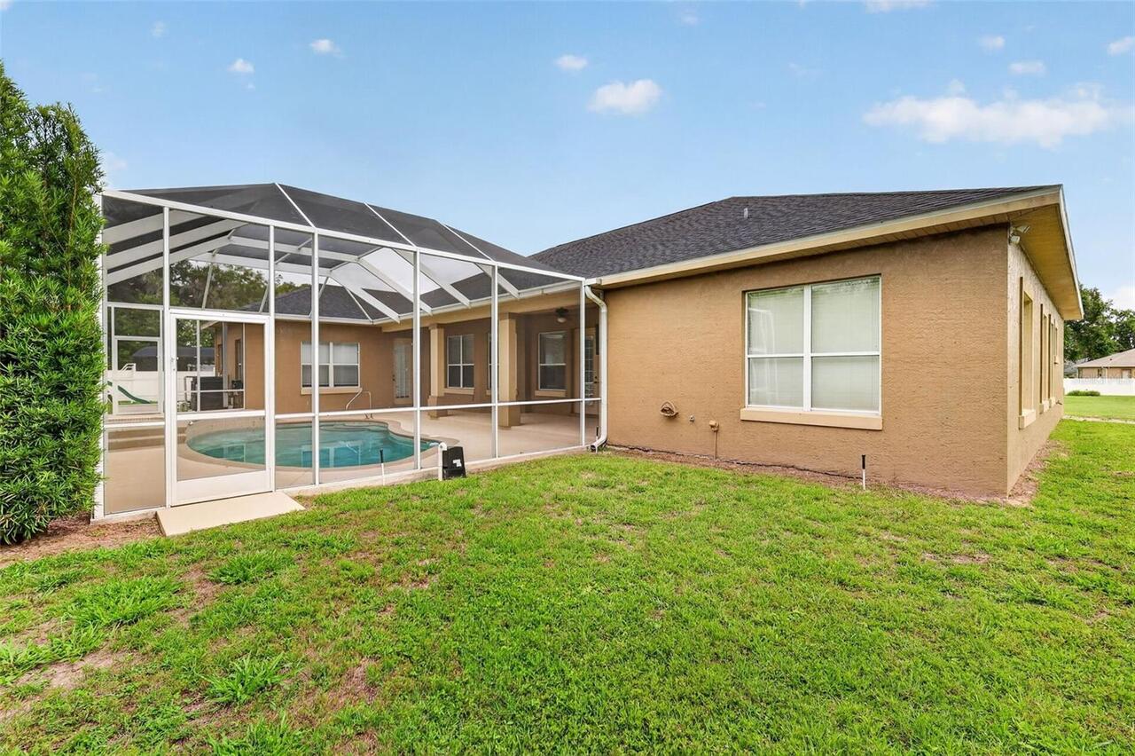 Listing Photo 10