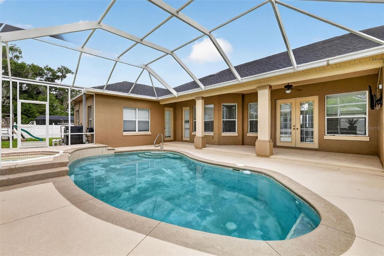 Listing Photo 11