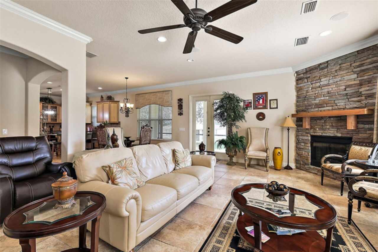 Listing Photo 12