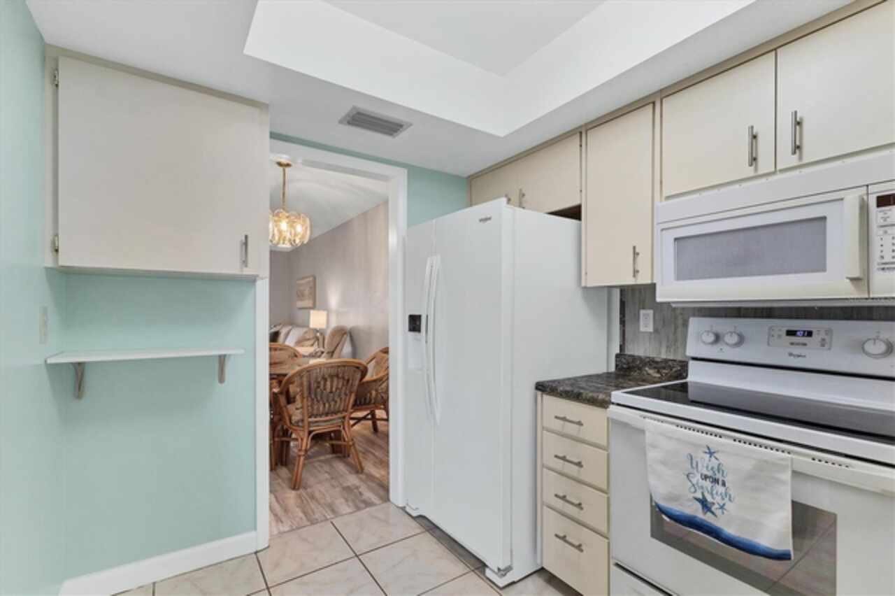 Listing Photo 11