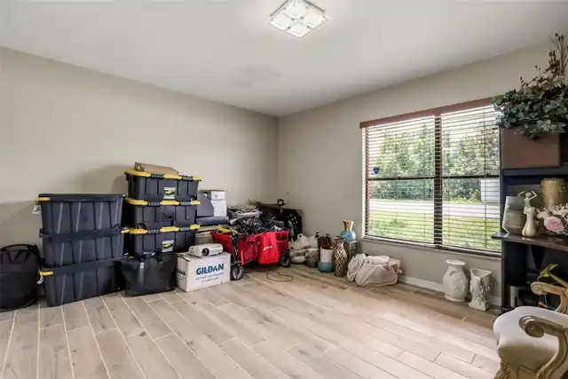 Listing Photo 18