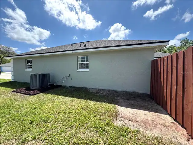 Listing Photo 8