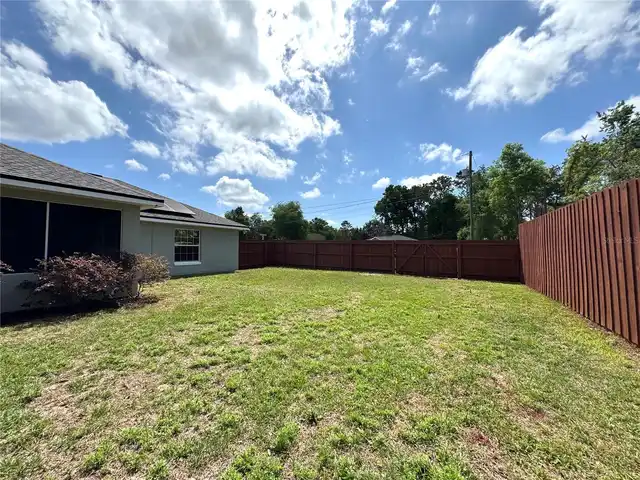 Listing Photo 10