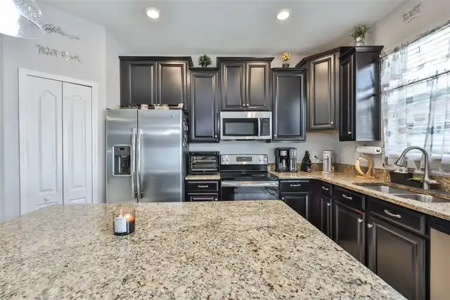 Listing Photo 11