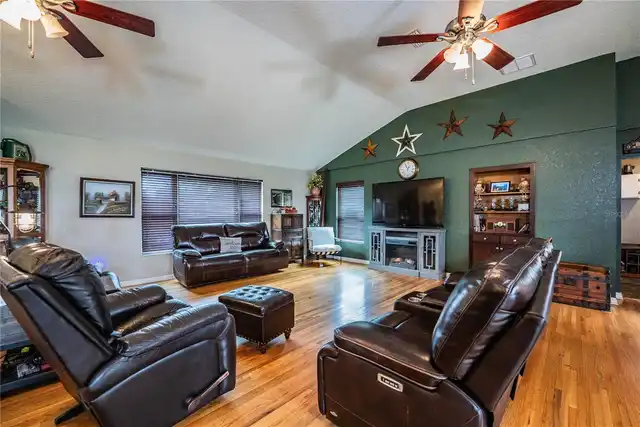 Listing Photo 43