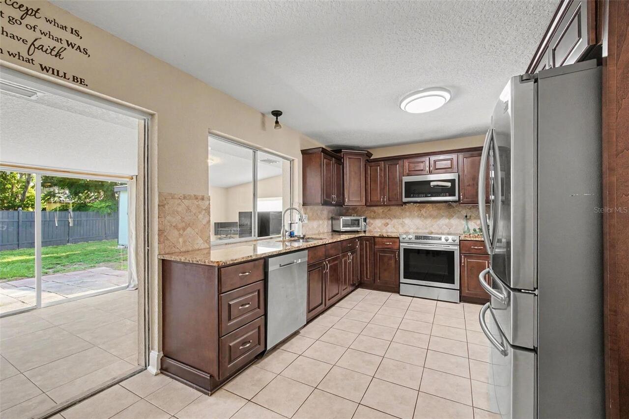 Listing Photo 14