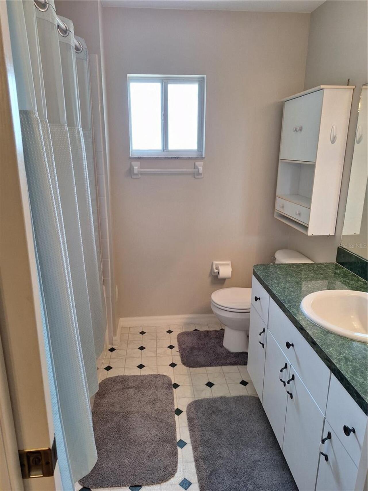 Listing Photo 8