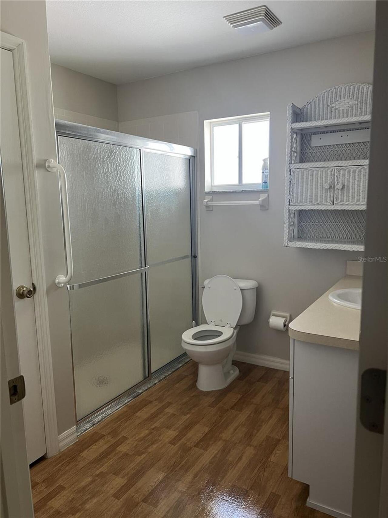 Listing Photo 12