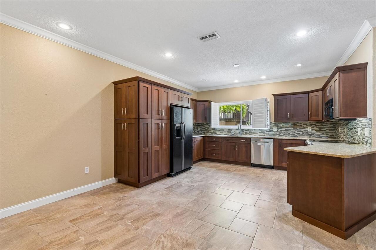 Listing Photo 14