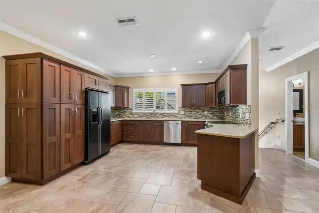 Listing Photo 15