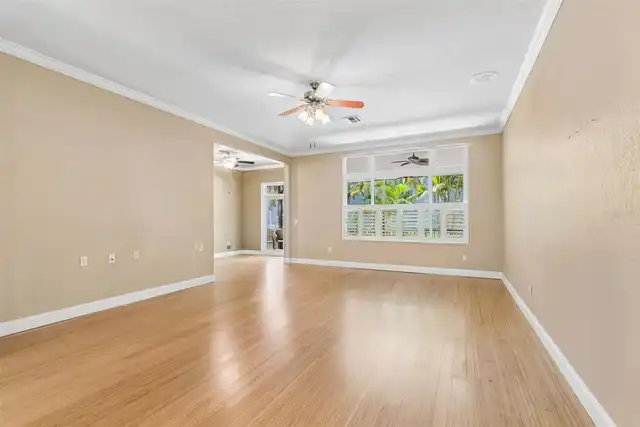 Listing Photo 32