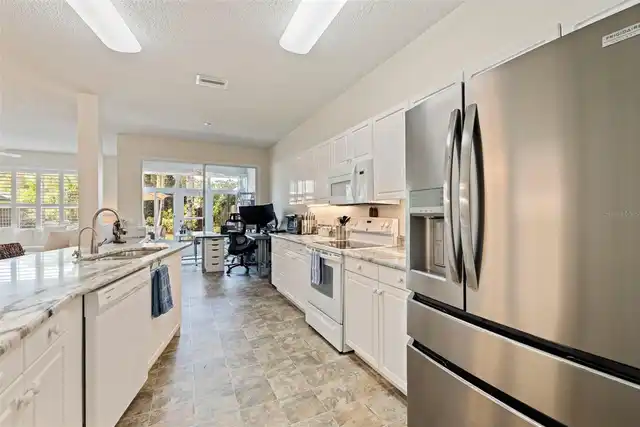 Listing Photo 8