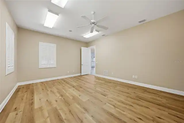 Listing Photo 37