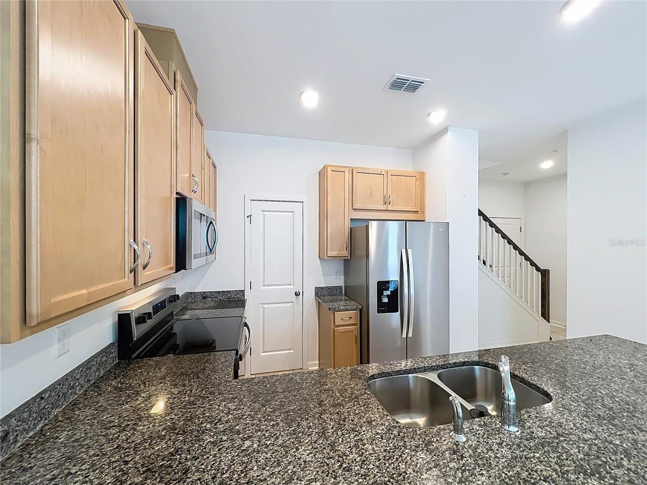 Listing Photo 8