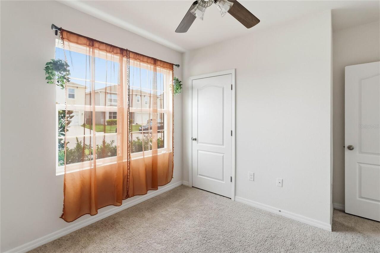 Listing Photo 9