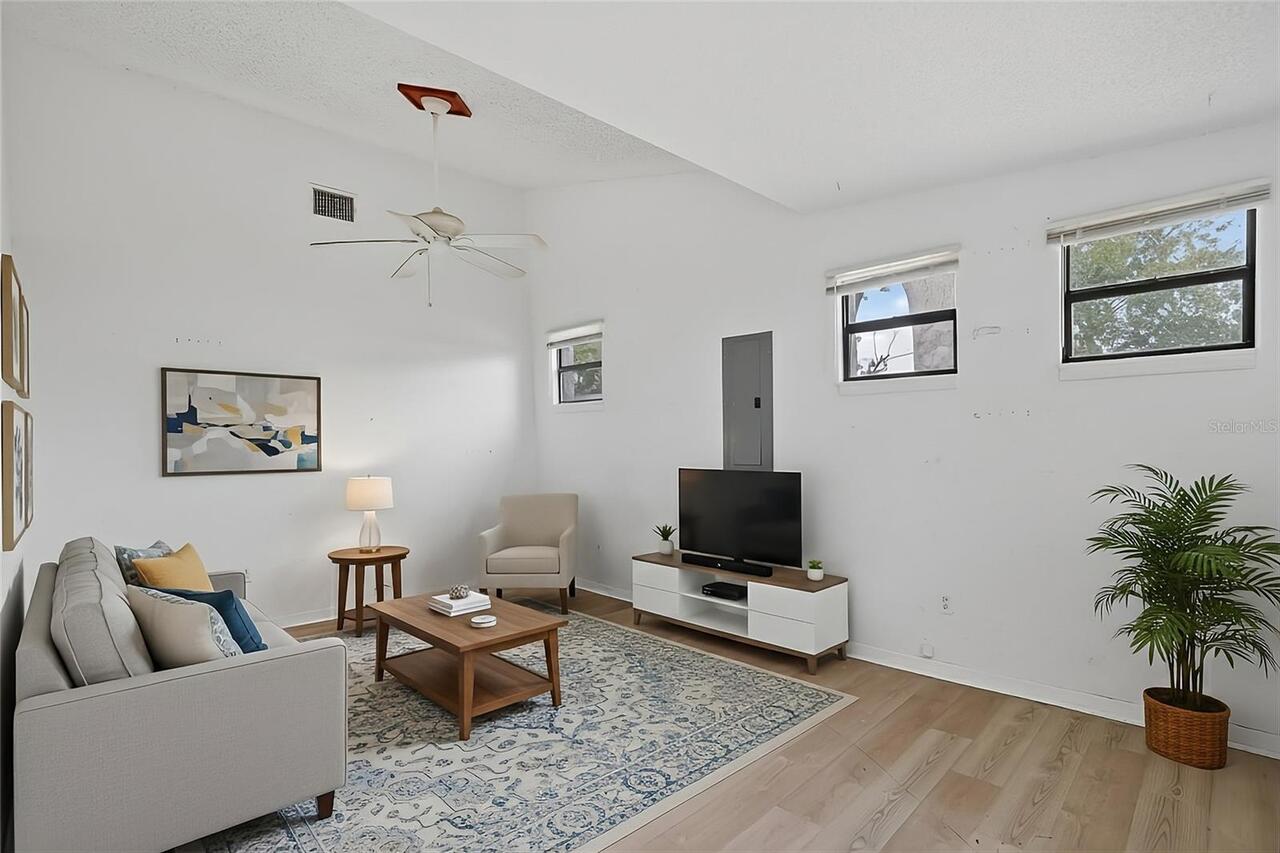 Listing Photo 11