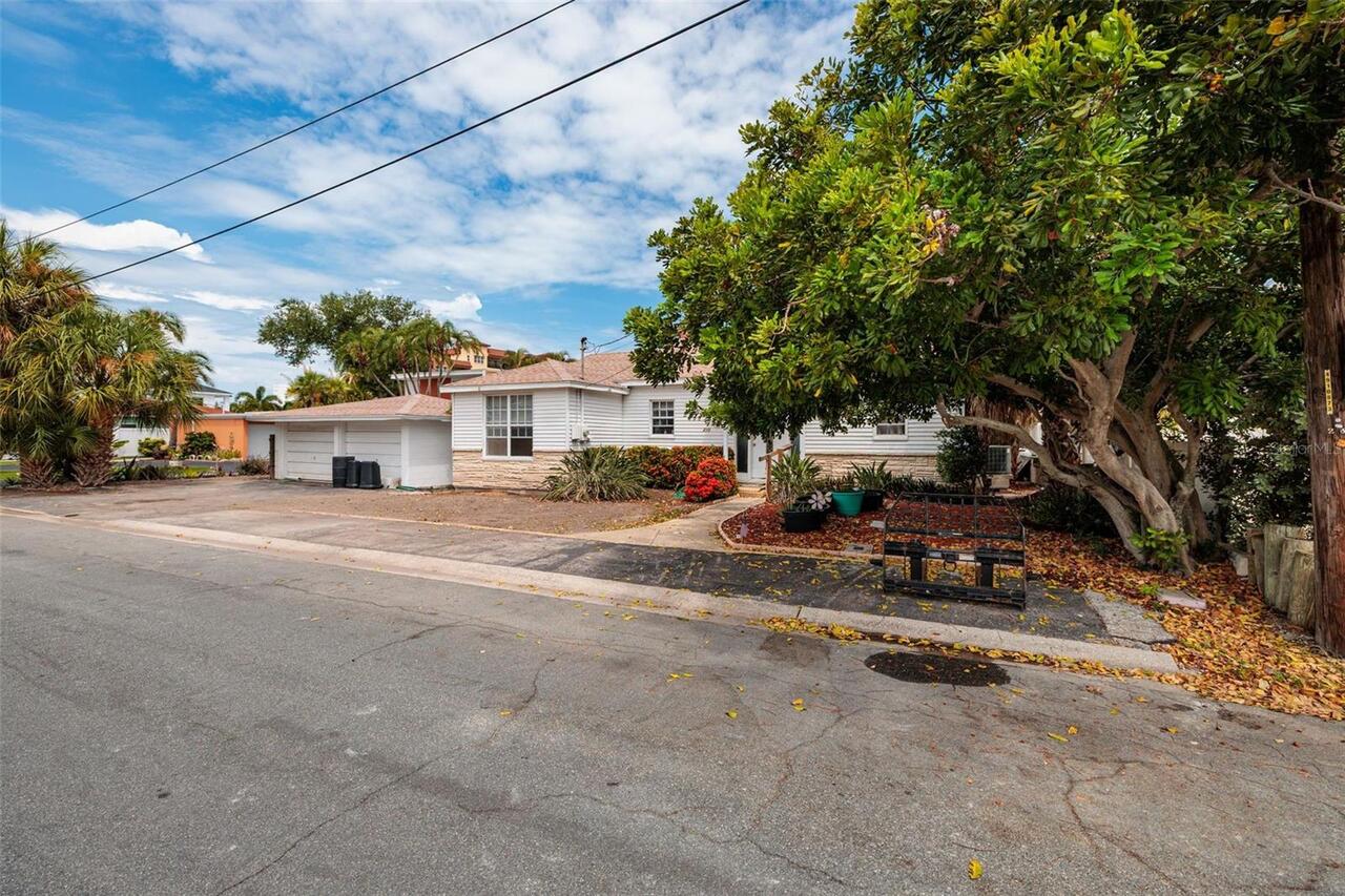 Listing Photo 10