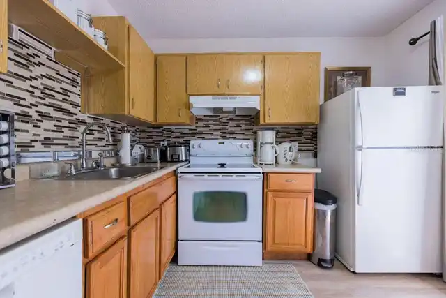 Listing Photo 6