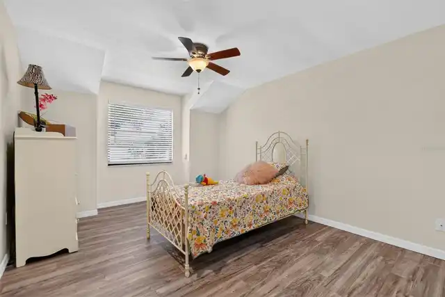 Listing Photo 15