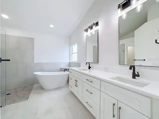 Listing Photo 14