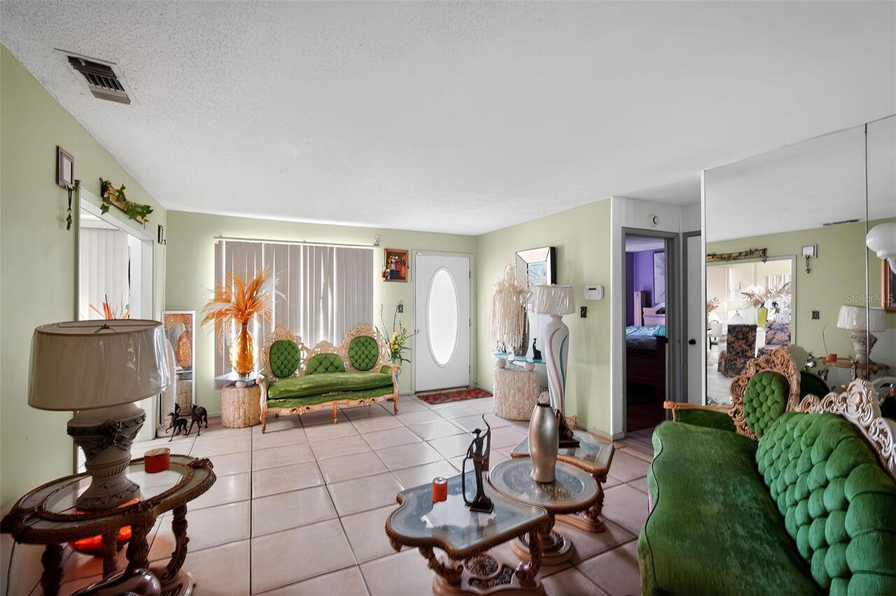 Listing Photo 9