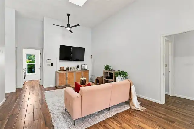 Listing Photo 6