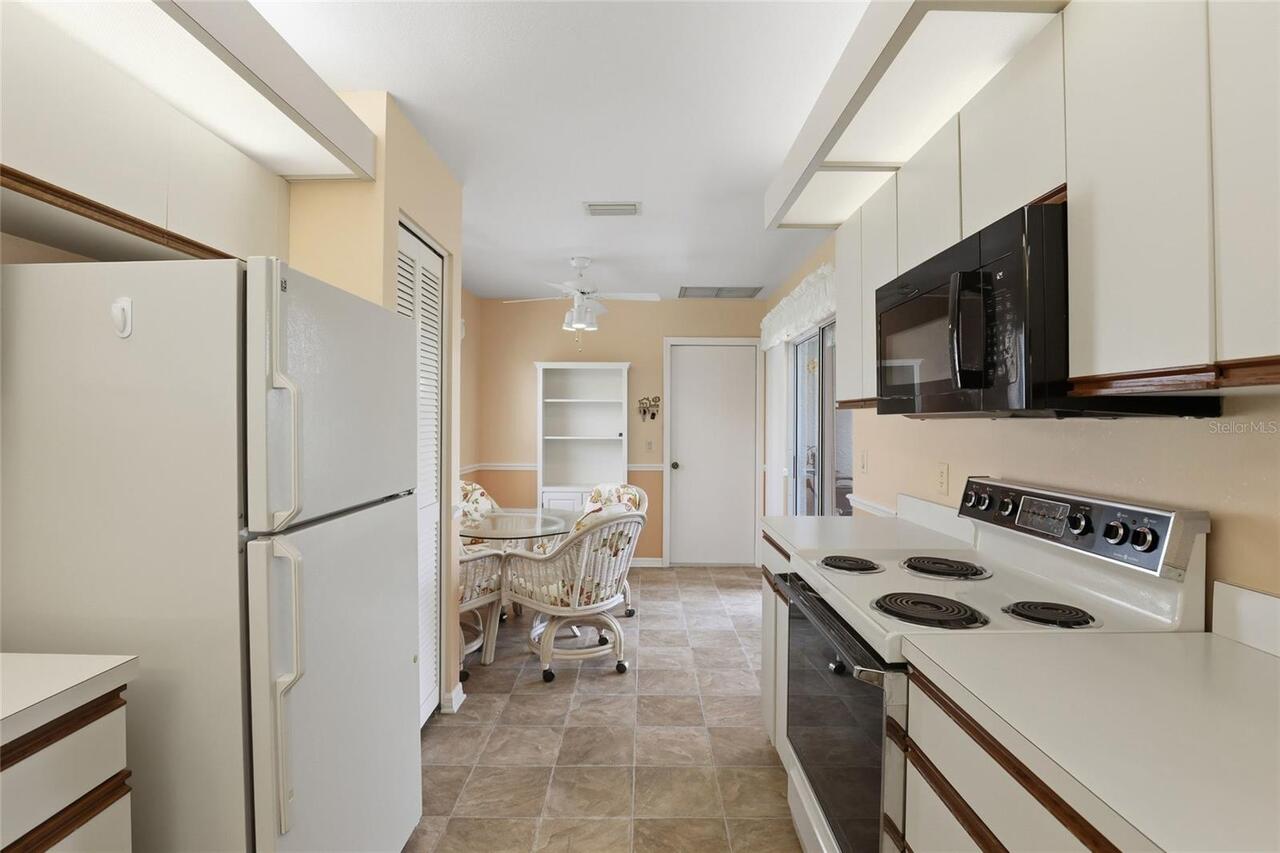 Listing Photo 11