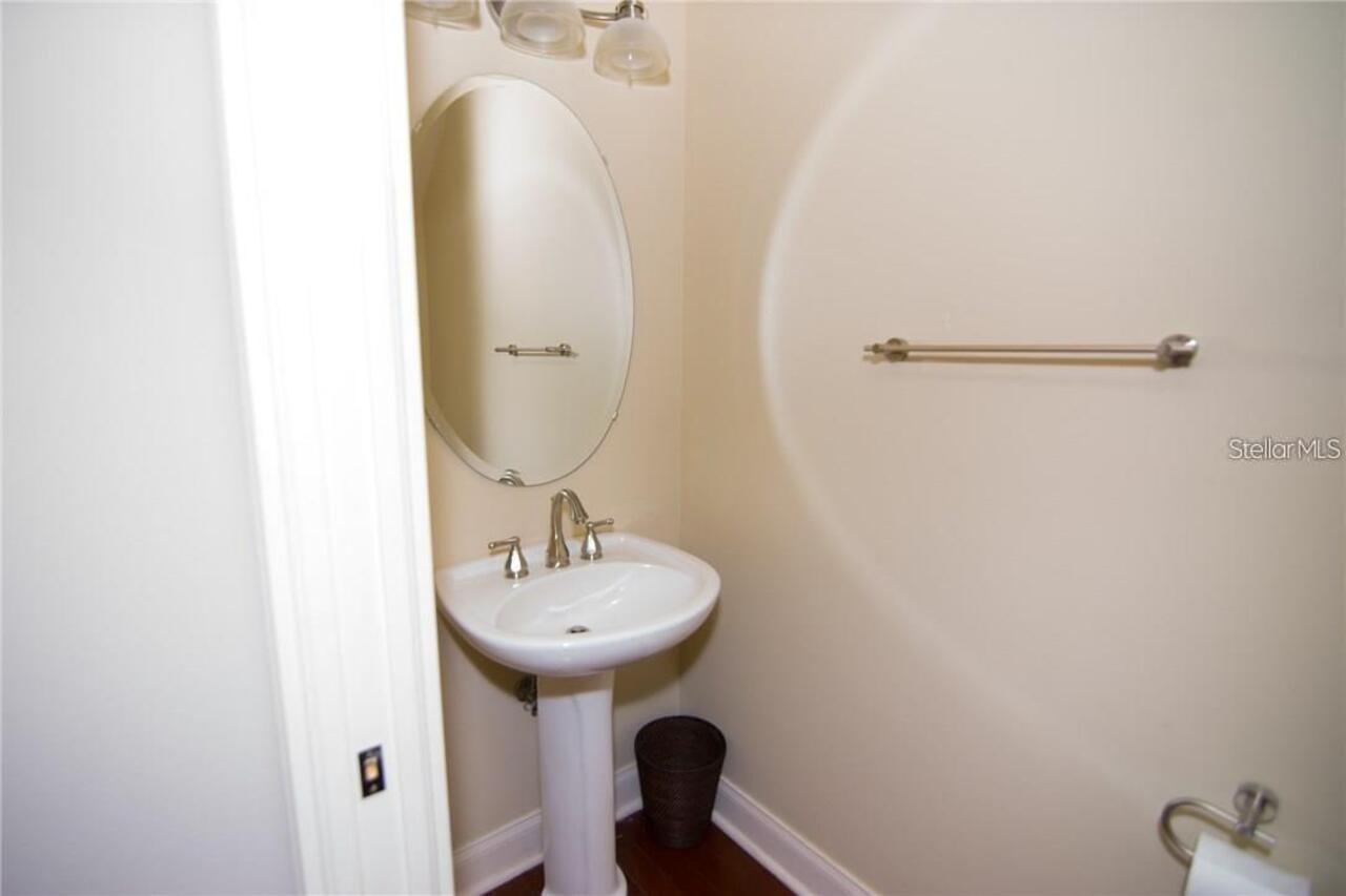 Listing Photo 12