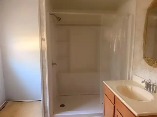 Listing Photo 12