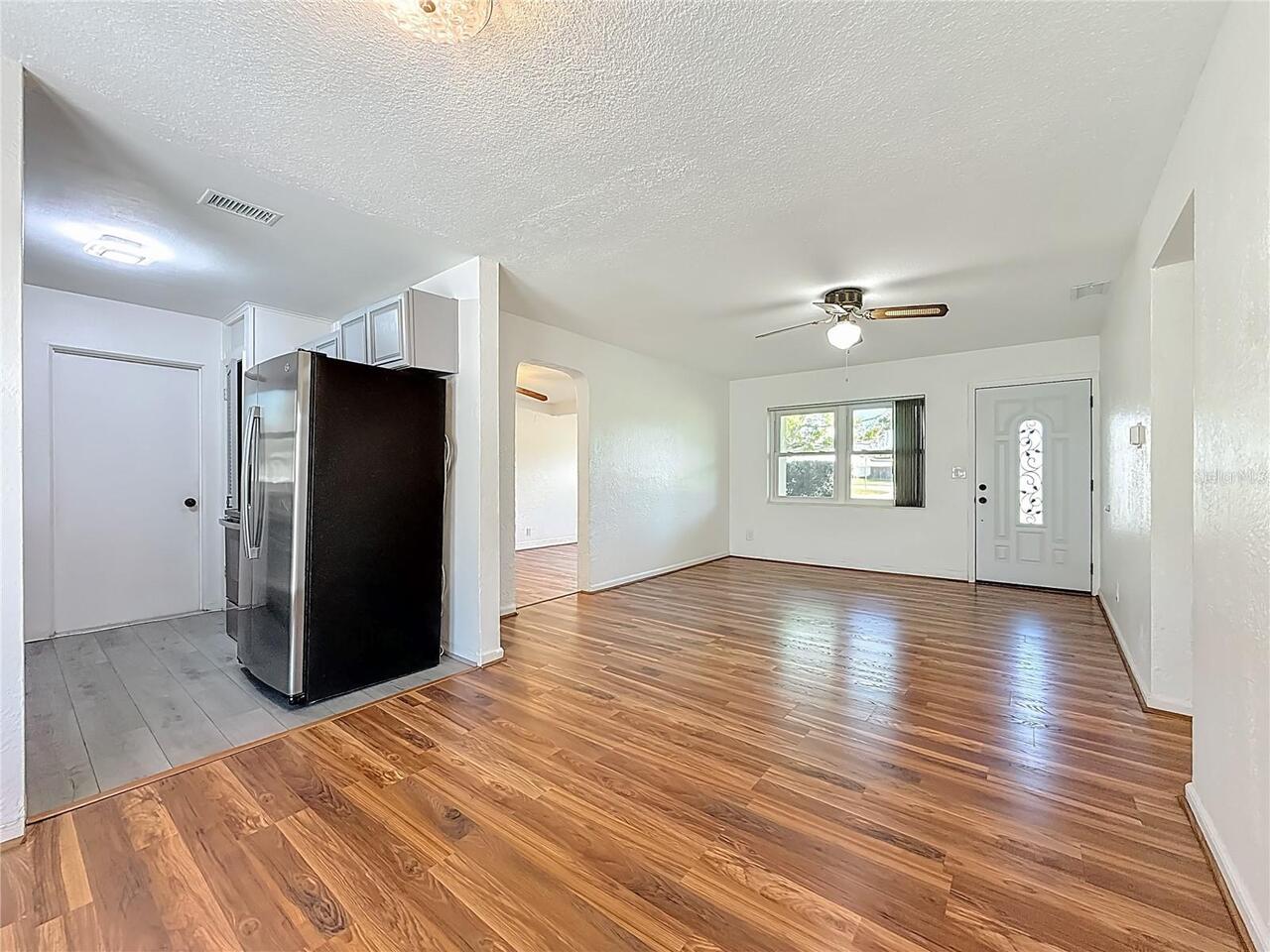 Listing Photo 12