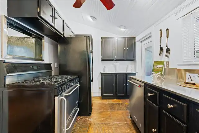 Listing Photo 18
