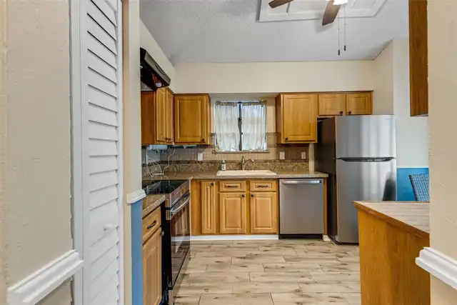 Listing Photo 17