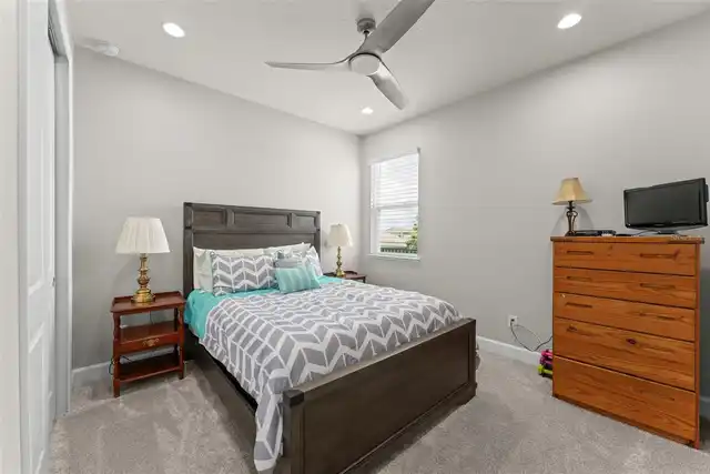 Listing Photo 9