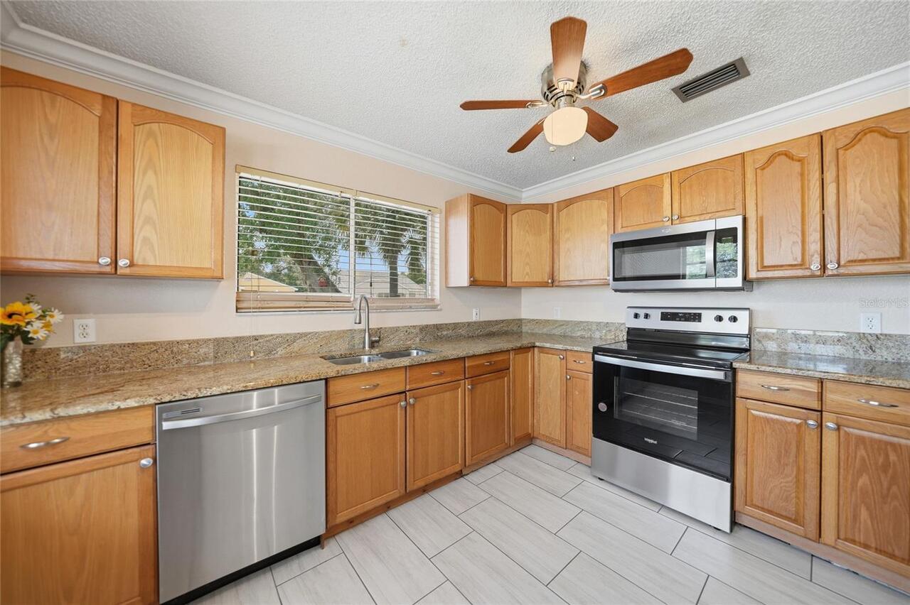 Listing Photo 8