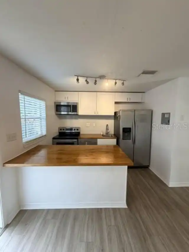Listing Photo 7